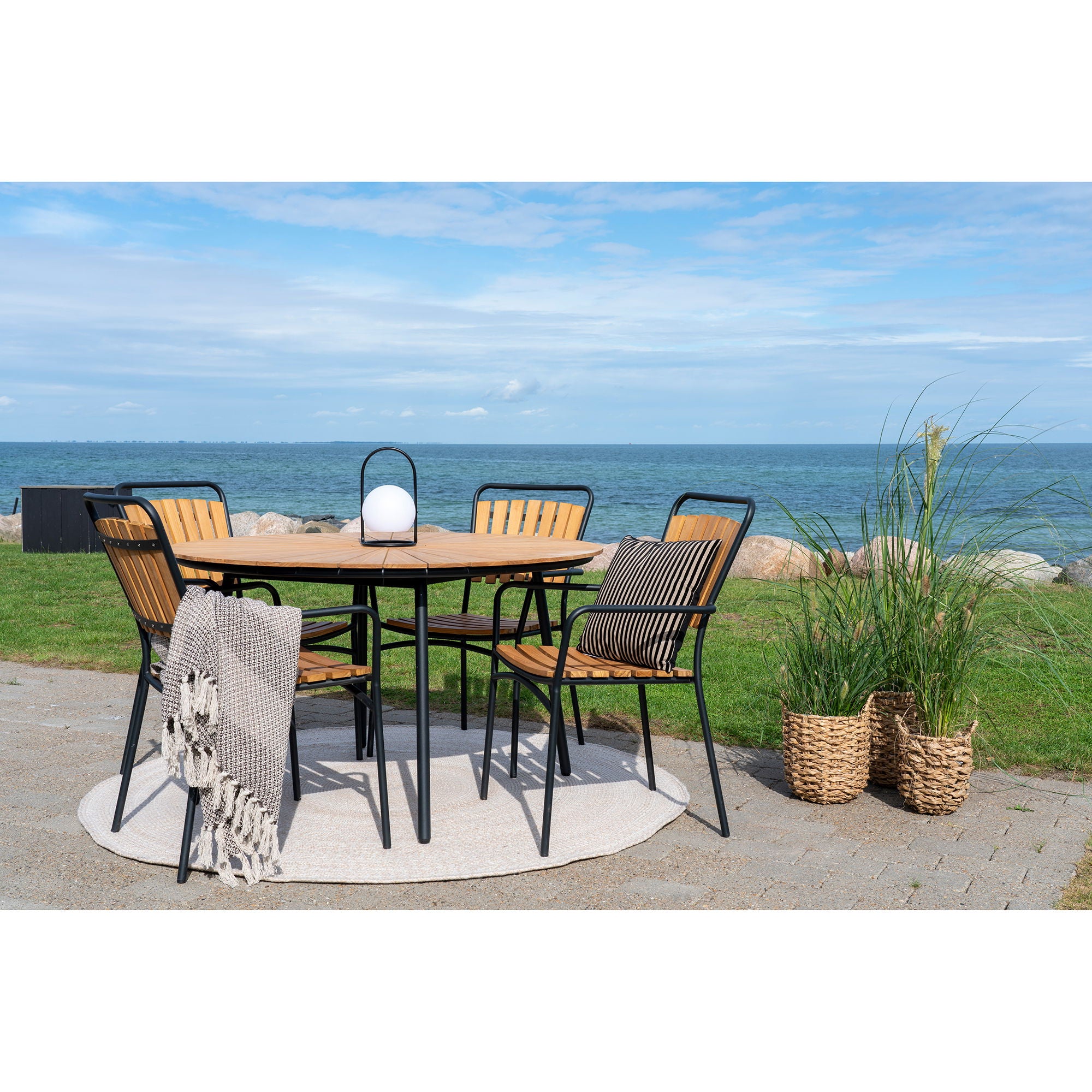 Cleveland Dining Table